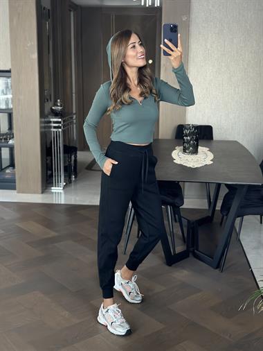 Mint Yeşili Kapüşonlu Yarım Fermuarlı Kaşkorse Kadın Body