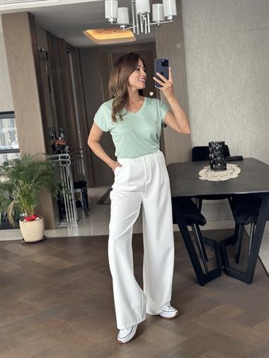 Mint Yeşili Sim Çizgili V Yaka Kısa Yarasa Kol Basic Kadın T-Shirt