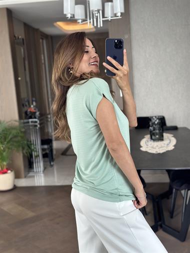 Mint Yeşili Sim Çizgili V Yaka Kısa Yarasa Kol Basic Kadın T-Shirt