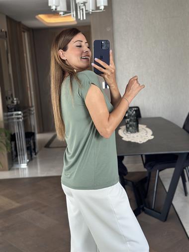 Mint Yeşili V Yaka Kısa Yarasa Kol Basic Kadın T-Shirt