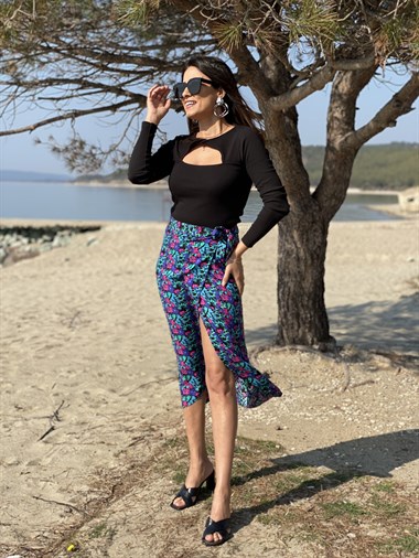 Mor Çiçekli Bağlama Detay Etek