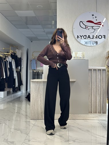 Mürdüm Yakası Ve Kolu Dantelli Düğmeli Kadın Hırka 