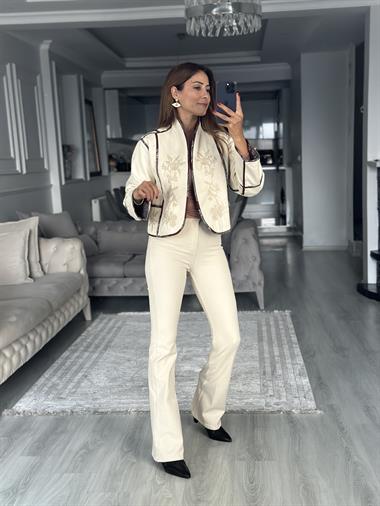 Naturel Çift Taraflı Nakışlı Kadın Kısa Ceket