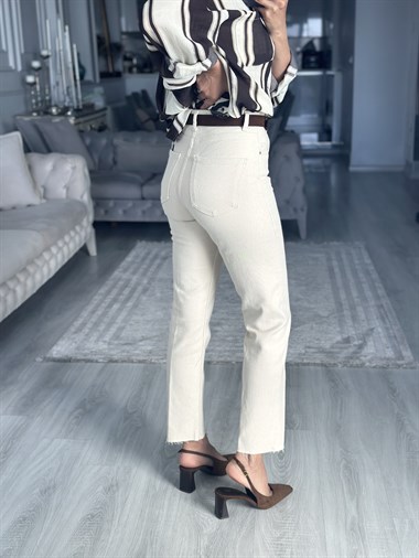 Naturel Kemerli Straight Cut Kadın Jean Pantolon