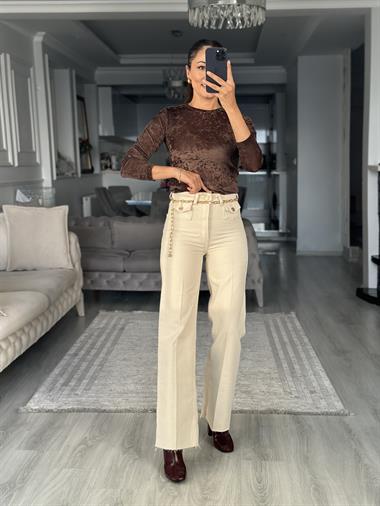 Naturel Önden Cep Detaylı Zincir Kemerli Kadın Jean Pantolon