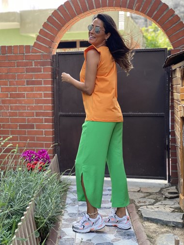 Orange Kolları Volanlı V Yaka Kadın T-Shirt