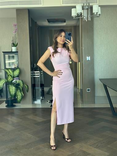 Pembe Beli Ve Omzu Drapeli Sıfır Kol Kadın Midi Boy Elbise