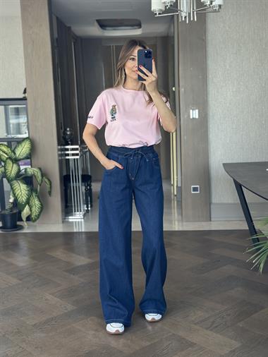 Pembe Bisiklet Yaka Kol Ucu Yazı Nakışlı  Ayıcık Kadın T-Shirt 