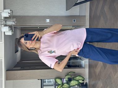 Pembe Bisiklet Yaka Kol Ucu Yazı Nakışlı  Ayıcık Kadın T-Shirt 
