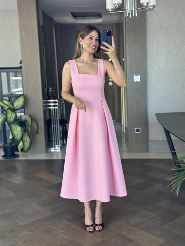 Pembe Kare Yaka Kalın Askılı Arkası Fermuarlı Kadın Midi Boy Elbise 