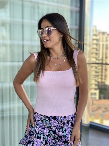 Pembe Kare Yaka Kaşkorse Atlet