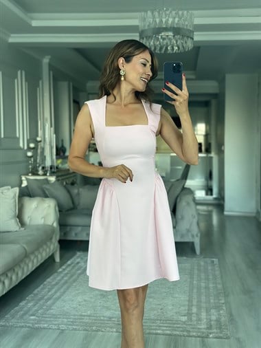 Pembe Kare Yaka Prenses Mini Kadın Elbise 