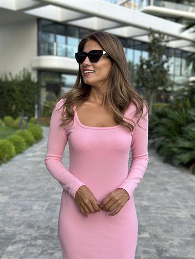 Pembe Kare Yaka Uzun Kol Tek Yırtmaçlı Kadın Elbise 