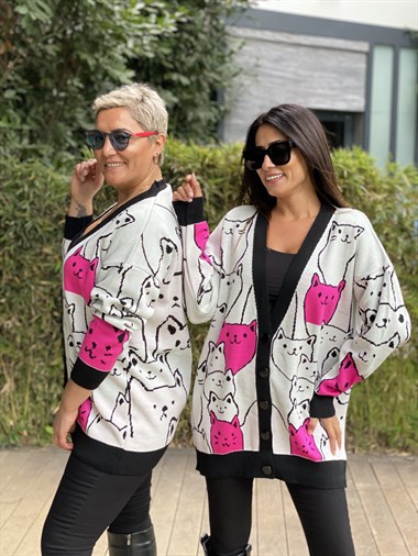 Pembe Kedi Desenli Düğmeli Kadın Hırka