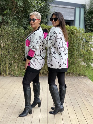 Pembe Kedi Desenli Düğmeli Kadın Hırka