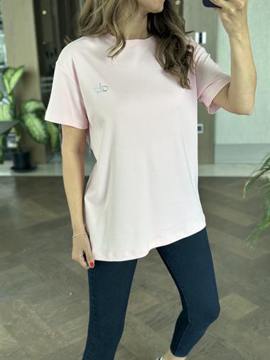 Pembe Logo Detaylı Bisiklet Yaka Basic Kadın T-Shirt