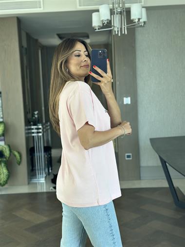 Pembe Önü Kabartma Yazı Nakışlı Bisiklet Yaka Kısa Kol Kadın T-Shirt