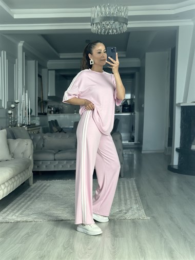 Pembe Şerit Detaylı Kadın Eşofman Takımı