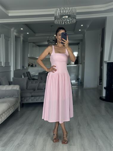Pembe Sırt Dekolteli Kalın Askılı Midi Boy Kadın Elbise 