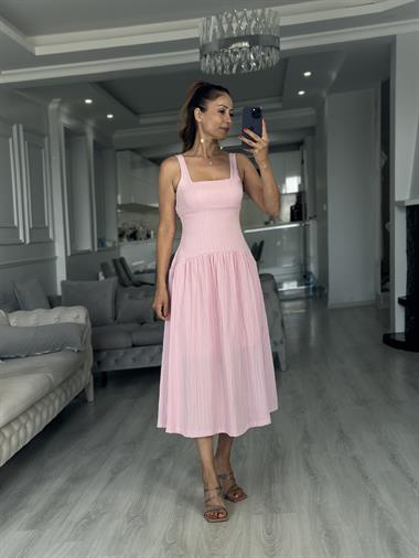 Pembe Sırt Dekolteli Kalın Askılı Midi Boy Kadın Elbise 