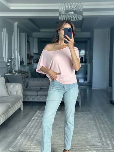 Pudra Kayık Yaka Yarasa Kol Kadın T-Shirt