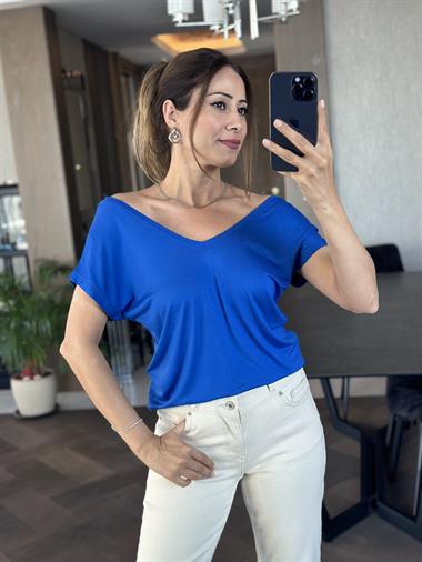 Saks Ön Arka V Yaka Kısa Yarasa Kol Kadın T-Shirt