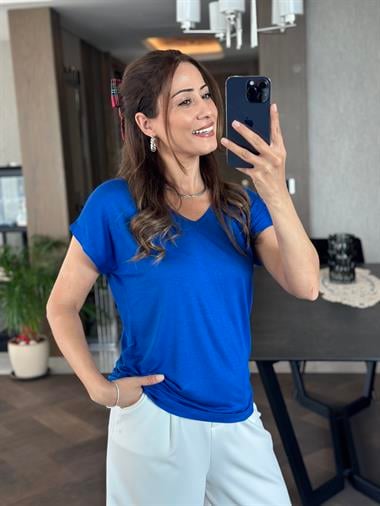 Saks V Yaka Kısa Yarasa Kol Basic Kadın T-Shirt