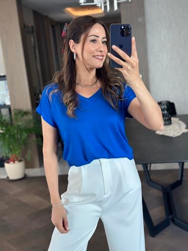 Saks V Yaka Kısa Yarasa Kol Basic Kadın T-Shirt