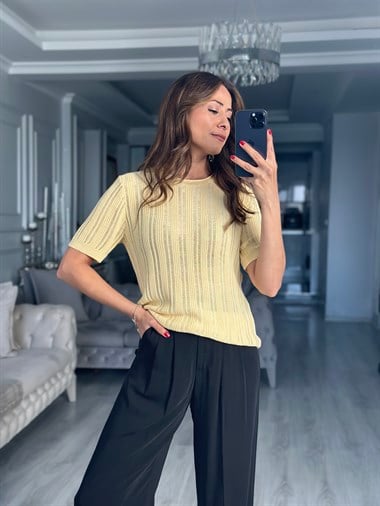 Sarı Ajurlu Kısa Kollu Kadın Bluz