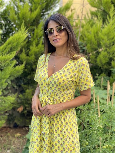 Sarı Çiçek Önü Düğmeli Kuşaklı  Kadın Elbise