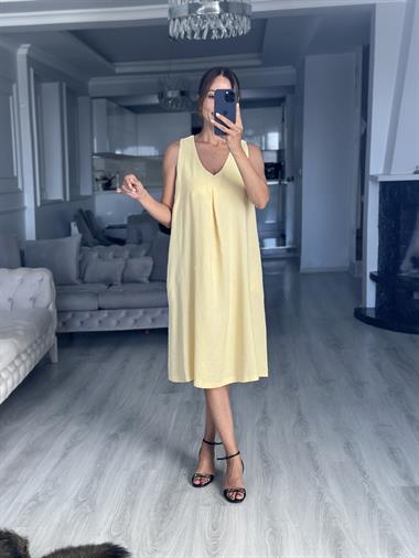 Sarı Keten Önü Pensli V Yaka Sıfır Kol Cepli Kadın Midi Boy Elbise