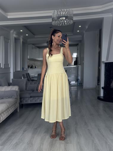 Sarı Sırt Dekolteli Kalın Askılı Midi Boy Kadın Elbise 