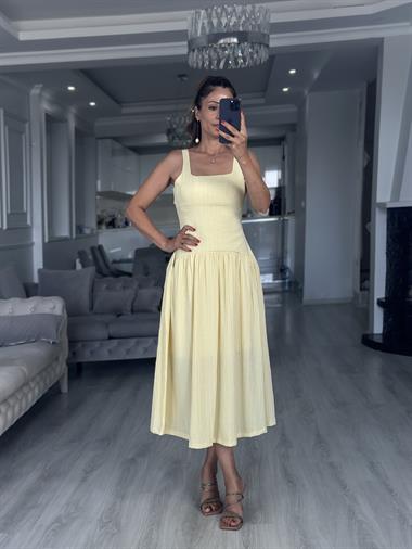 Sarı Sırt Dekolteli Kalın Askılı Midi Boy Kadın Elbise 