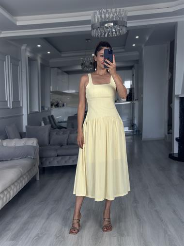 Sarı Sırt Dekolteli Kalın Askılı Midi Boy Kadın Elbise 