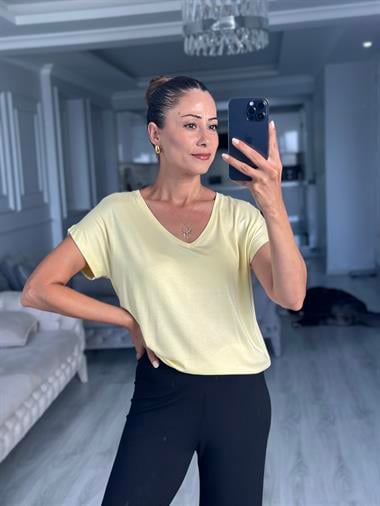 Sarı V Yaka Kısa Yarasa Kol Basic Kadın T-Shirt