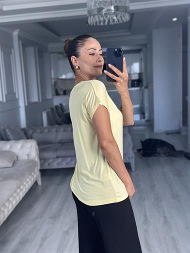 Sarı V Yaka Kısa Yarasa Kol Basic Kadın T-Shirt