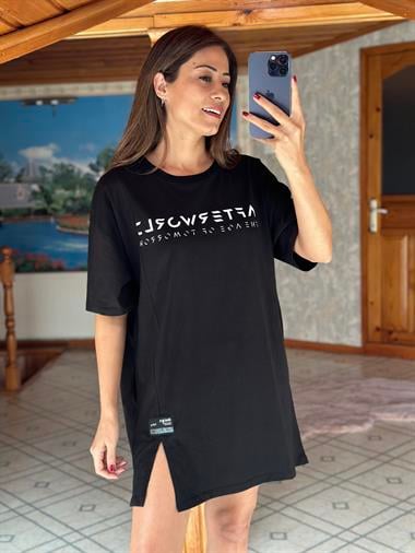 Siyah After World Baskılı Eteği Yırtmaçlı Kadın T-Shirt