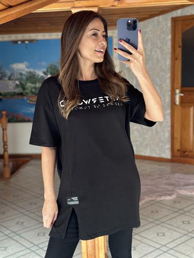 Siyah After World Baskılı Eteği Yırtmaçlı Kadın T-Shirt