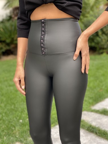 Siyah Agraflı  Mat Deri Kadın Tayt