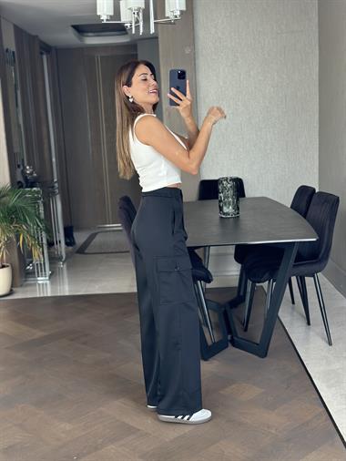 Siyah Arka Beli Lastikli Kargo Cepli Kadın Pantolon