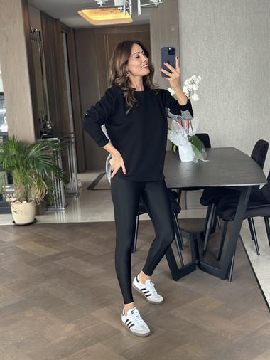 Siyah Arkası Çizgili Bisiklet Yaka Kadın Sweatshirt