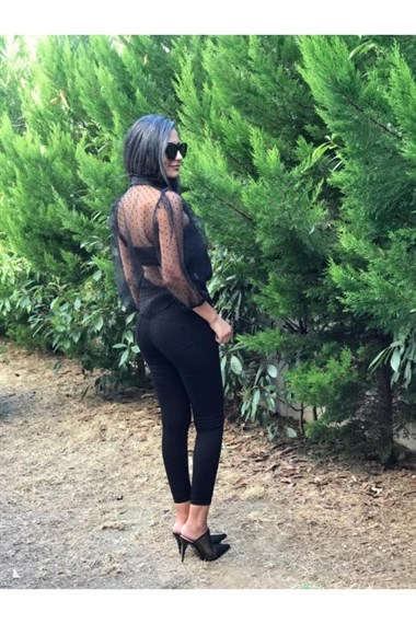 Siyah Arkası Dekolteli Kadın Gömlek