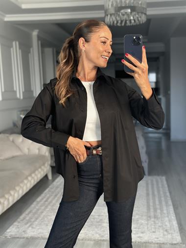 Siyah Arkası Yırtmaçlı Dikiş Detay Poplin Kadın Gömlek