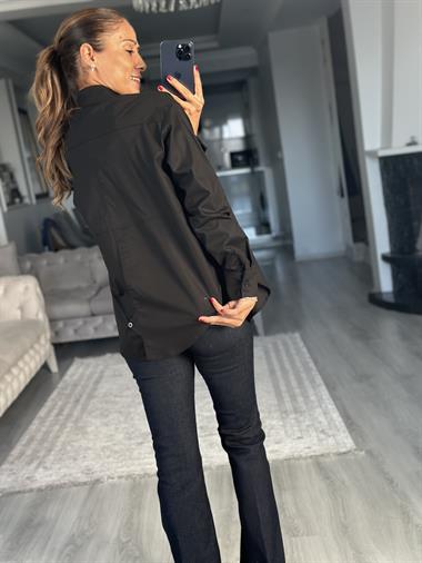 Siyah Arkası Yırtmaçlı Dikiş Detay Poplin Kadın Gömlek