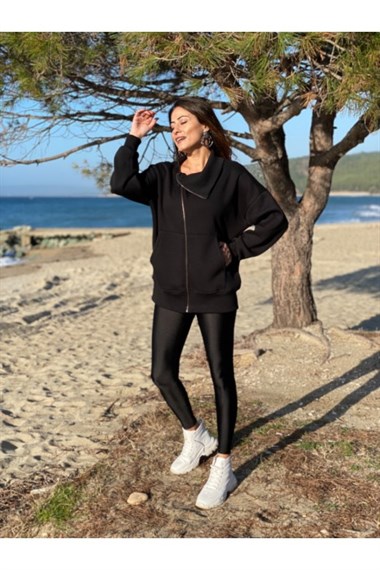 Siyah Asimetrik Yaka Fermuarlı Sweatshirt