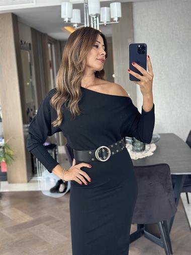 Siyah Asimetrik Yaka Fitilli Kaşkorse Kemerli Yırtmaçlı Midi Boy Kadın Elbise 