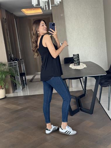 Siyah Askılı Eteği Oval Oversize Kadın Bluz