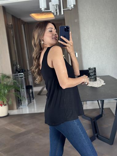 Siyah Askılı Eteği Oval Oversize Kadın Bluz