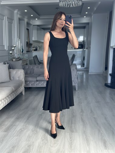 Siyah Askılı Eteği Volanlı Midi Boy Kadın Elbise 