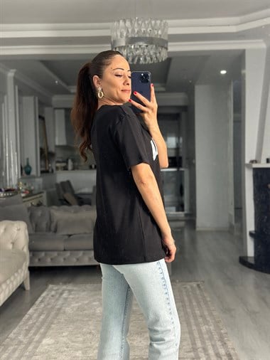 Siyah Ayıcık Nakışlı Bisiklet Yaka Kadın T-Shirt